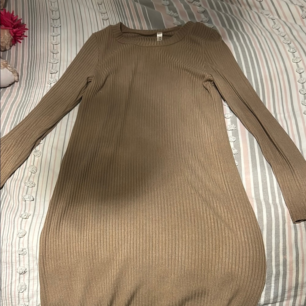 Elegant Tan Ribbed Dress
